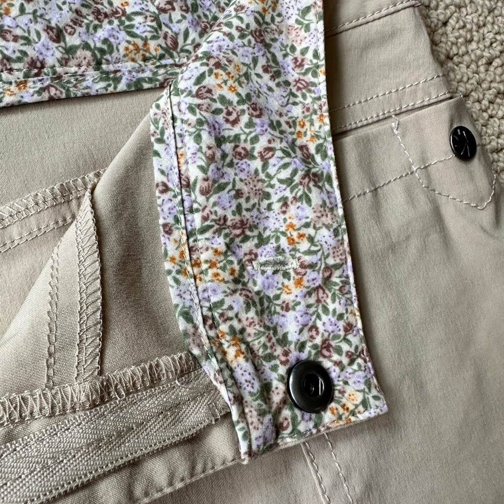 Athleta size 6 Ruffled Skirt with side pockets - Picture 6 of 8